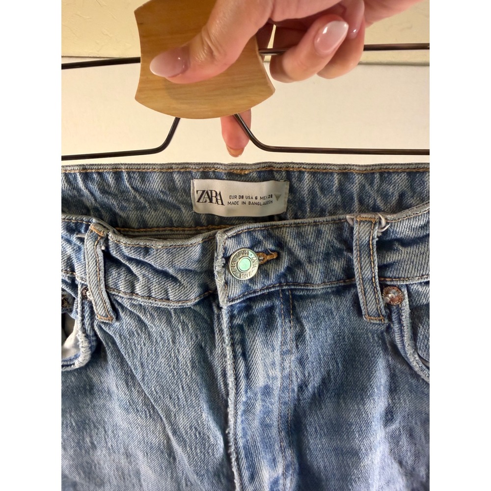 Zara Womens High Rise Straight Leg Light Wash Jeans Side Slit Raw Hem Size 6 - Picture 8 of 10